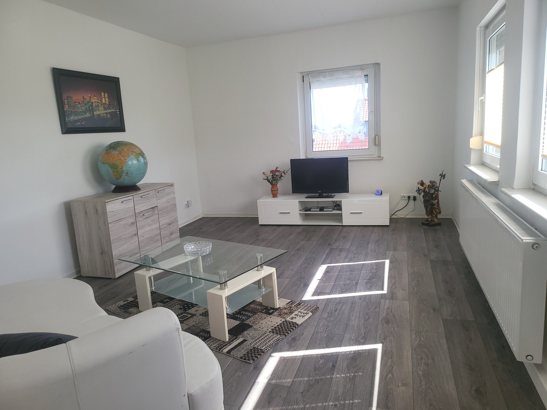 Wohnzimmer der Wohnung im ersten Obergeschoss